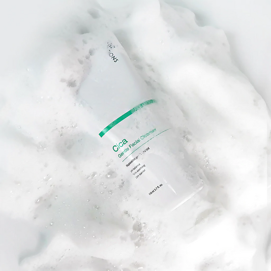 Bilde av Cica Gentle Facial ansiktsrens med såpeskum rundt